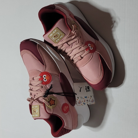 PUMA BIG KID PINK SNEAKERS  BURGUNDY RS 9.8 SESAME STREET 50TH ANNIVERSARY SZ 7 - Picture 2 of 12